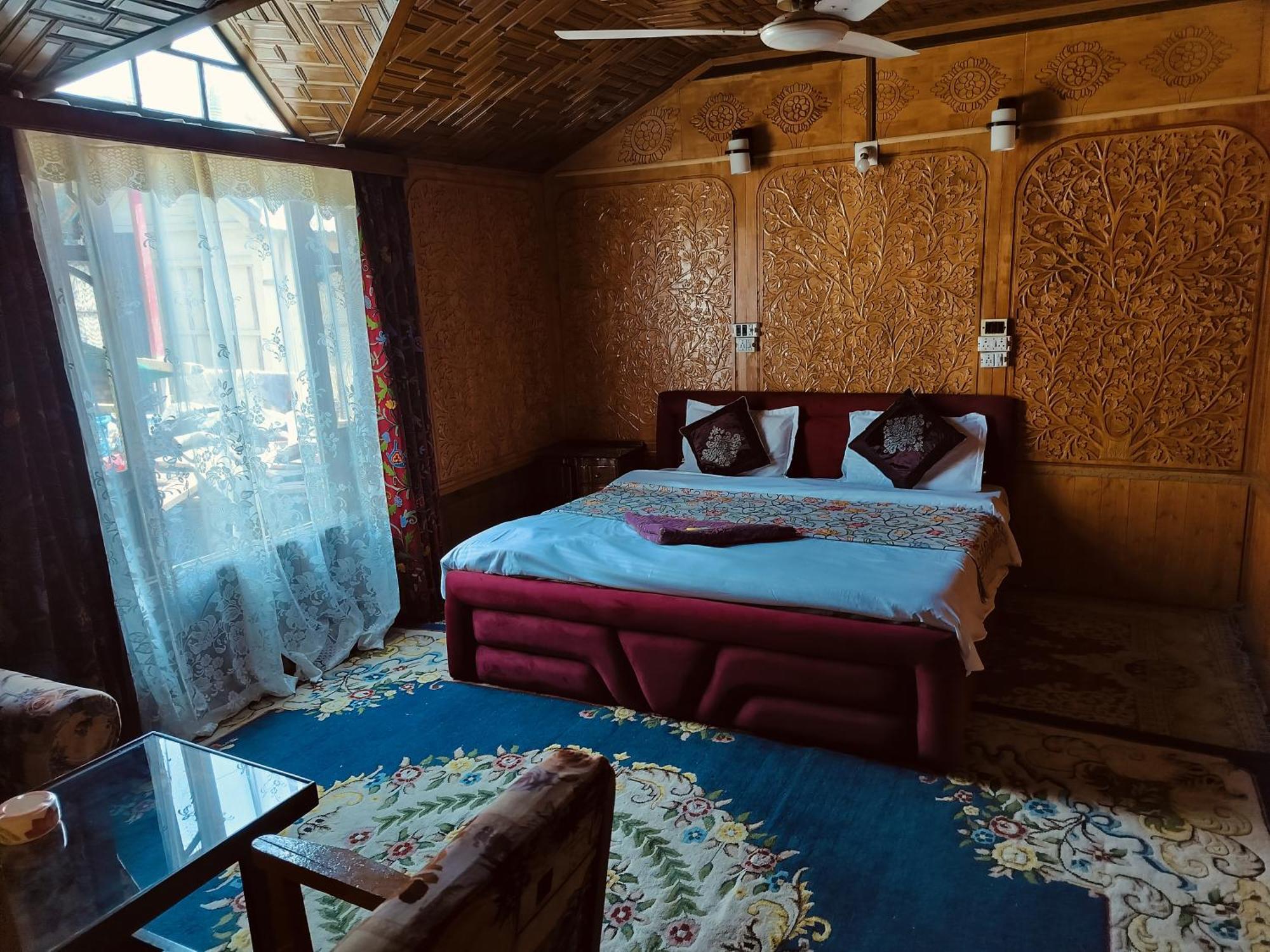 Houseboat Young Snow View Front Line Dal Lake Σριναγκάρ Δωμάτιο φωτογραφία