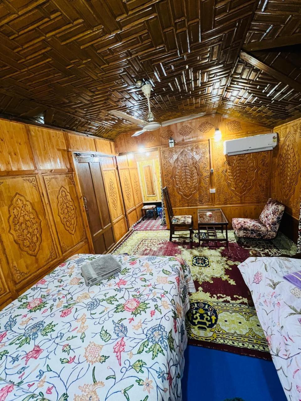 Houseboat Young Snow View Front Line Dal Lake Σριναγκάρ Δωμάτιο φωτογραφία